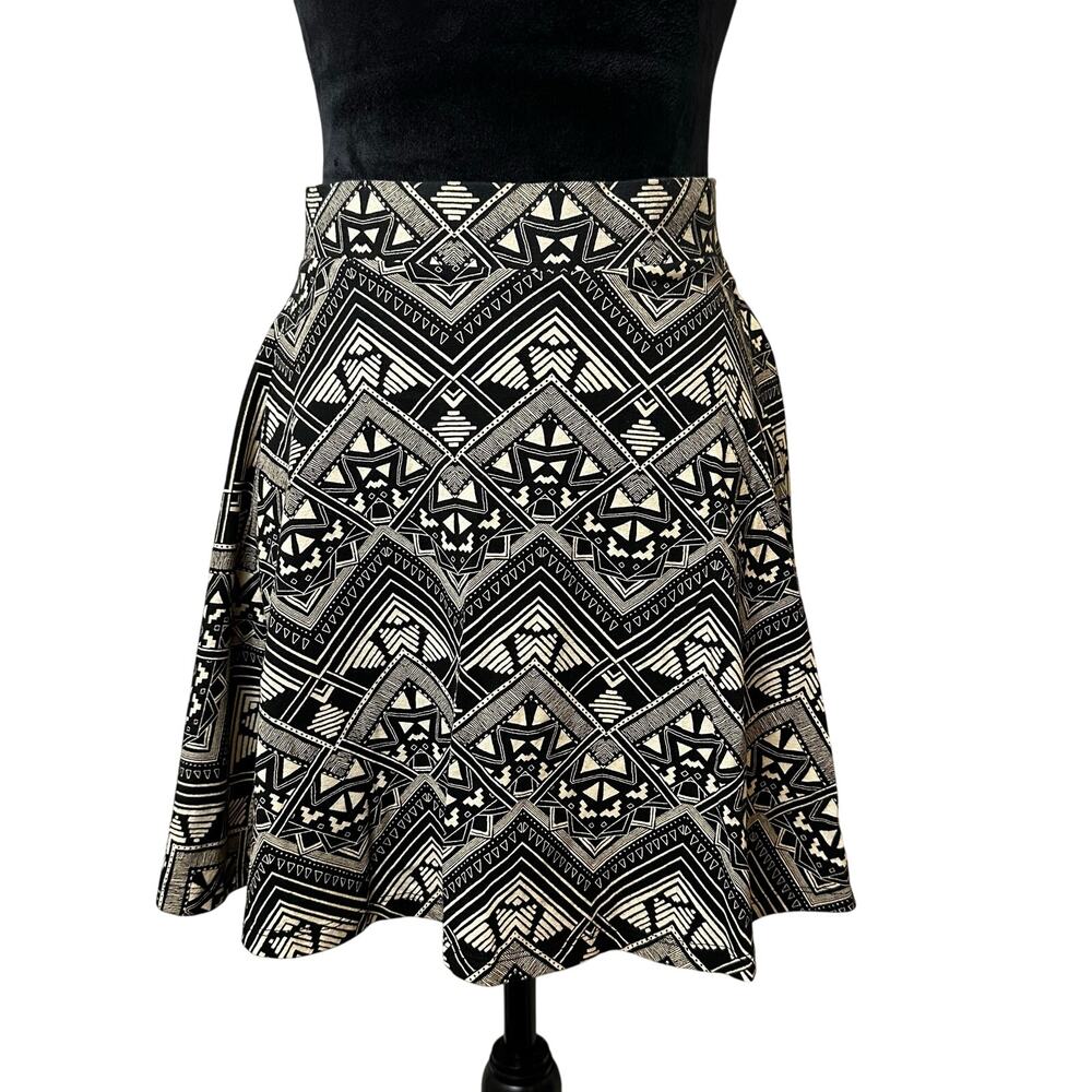 Victoria’s Secret PINK‎ Black & White Stretch Skater Skirt Size Small